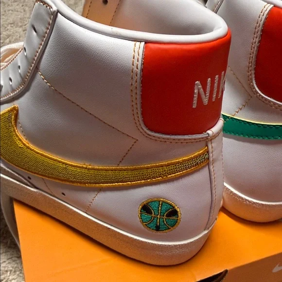 Nike Blazer Mid ‘77 Vintage White High Tops with Gold and Green Accents - Picture 5 of 6